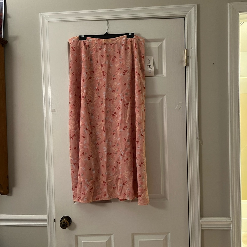 NWT Villager Woman (Liz Claiborne) Floral Skirt
